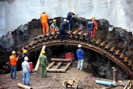 兴隆隧道钢花管支护案例